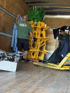 Pineapple sculpture - transportation to new location